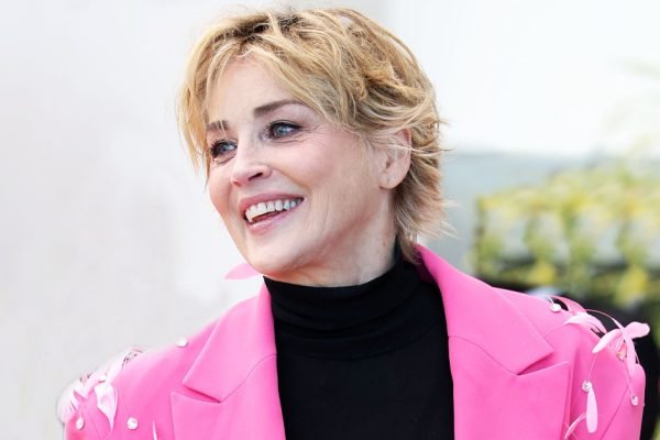 Почему Шэрон Стоун поистине вдохновляющая женщина и чему нам стоит у нее поучиться