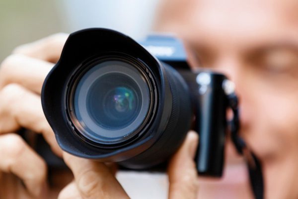 Какие непростительные ошибки портят фотографию на документы