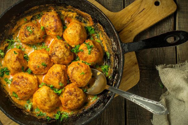 Технология приготовления фрикаделек на сковороде и какая подлива к ним подходит