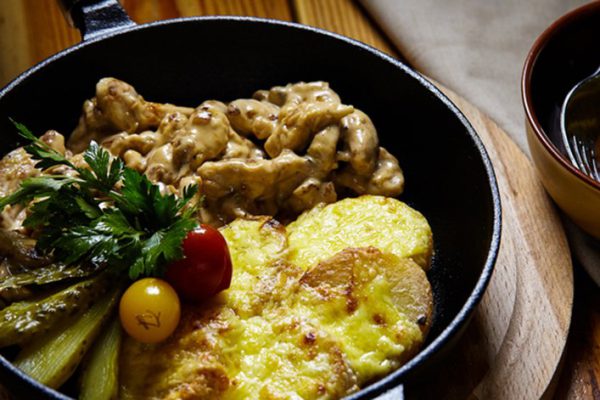 Как приготовить легендарное французское фрикасе из курицы: просто и очень вкусно.