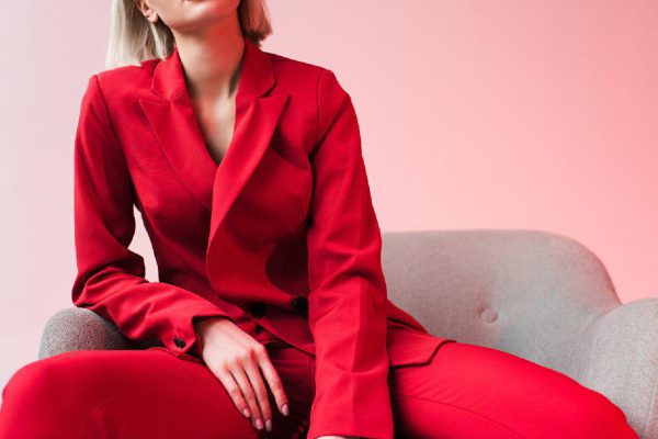 Какие образы Эвелины Хромченко не продуманы