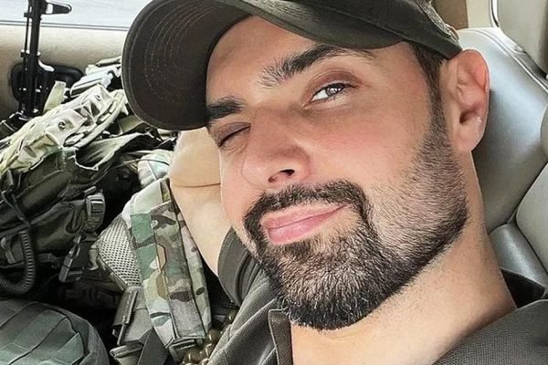 Виталий Козловский показал поклонникам, как выглядит его спальное место в блиндаже