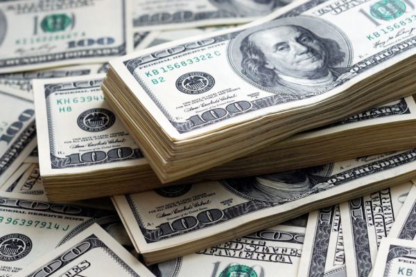 В какую историю можно попасть, одолжив деньги друзьям