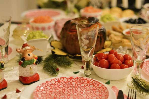 Как быть, если мама ждет нас в гости на праздники, но муж уже пообещал свекрови, что мы поедем к ней