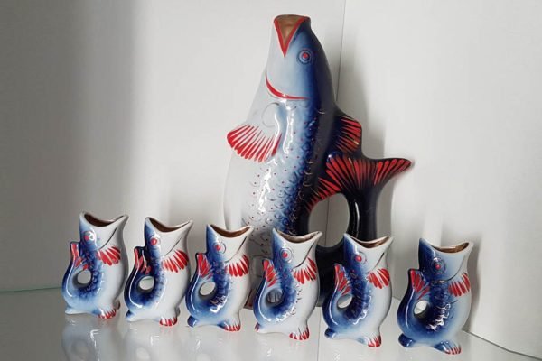 Свекровь попросила помочь ей разобрать старые вещи в подвале, там мы и обнаружили одну интересную вещь