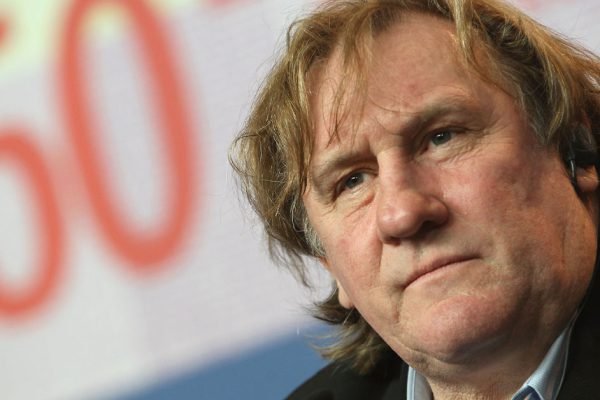 Поговаривают, Жерар Депардье жалеет о своем решении сменить гражданство и жаждет вернуться на родину