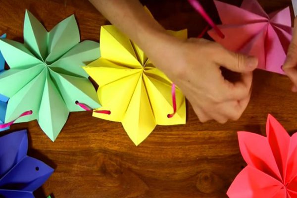 Как без клея сделать великолепную гирлянду из бумаги. Чудесно смотрится!