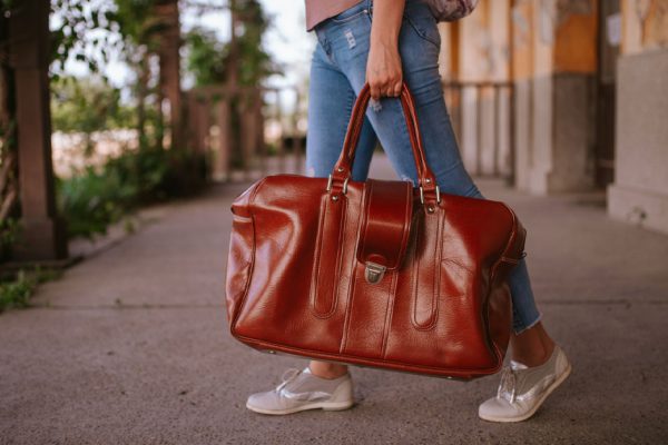 Почти год я прожила за границей, но сейчас решила вернуться домой, у меня на то есть веские причины