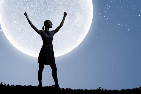 В последний день августа Луна станет абсолютно круглой, знакам зодиака стоит подготовиться