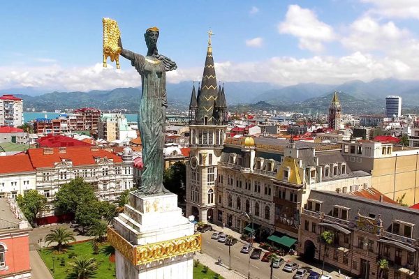 С советских времен люблю Грузию, решились провести отпуск в Батуми, не пожалели