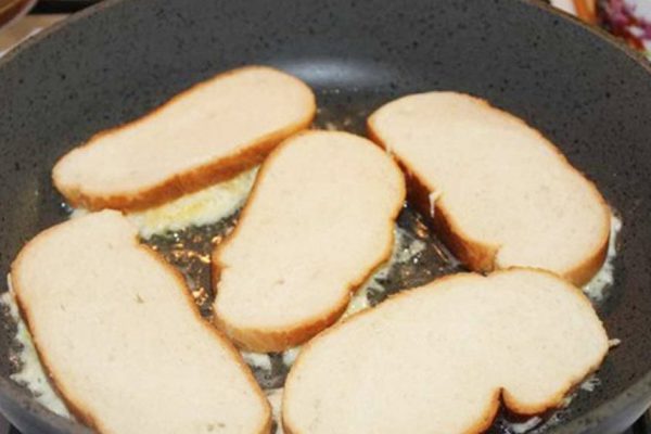 Бутерброды из тетради, на которую мама разлила масло 15 лет назад