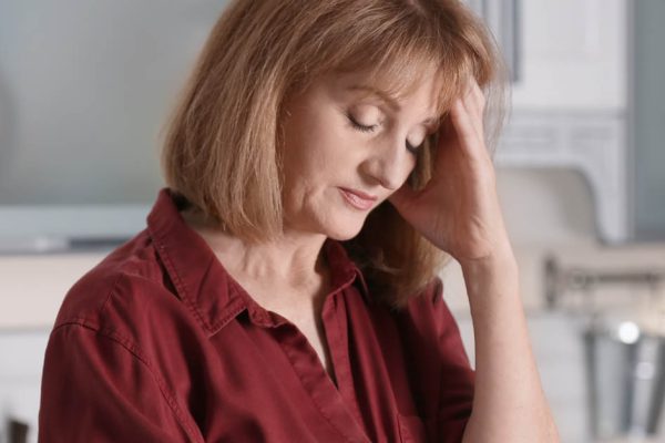 Зазноба сына кормит его только едой из доставки, в доме не убирает, ума не приложу, для чего такая женщина в доме