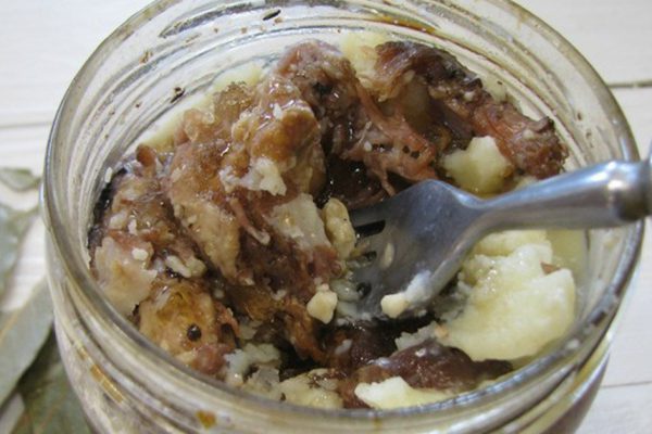 Недавно решила превратить все запасы замороженного мяса в тушенку, показываю, как сделать это качественно