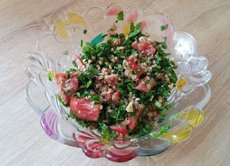 грузинский салат с помидорами