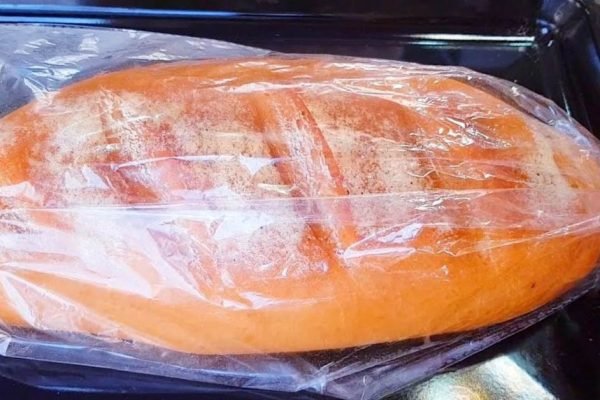 Магазинный хлеб давно не покупаю, делаю сама, с рукавом для выпекания этот процесс стал проще некуда