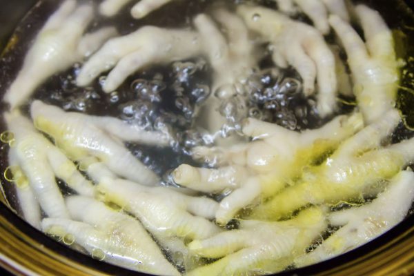 Рецепт копеечного холодца, который я готовлю, когда финансы поют романсы, выходит очень даже вкусно