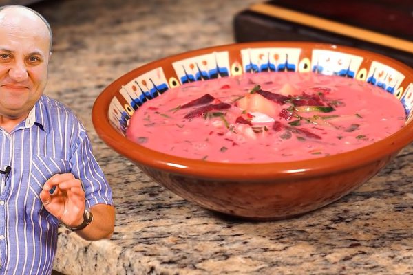 Бабушка Епистимея Прокофьевна в жару готовила холодник, который освежает лучше современных кондиционеров