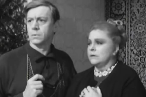 Какой фильм смотрели в новогоднюю ночь граждане до того, как появилась «Ирония судьбы»