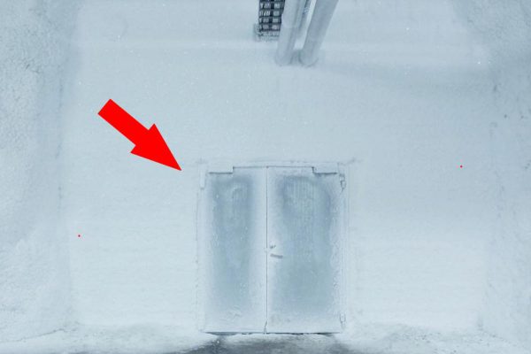 То, что скрывают тонны льда, убережет человечество от погибели… Да это же хранилище Судного дня!