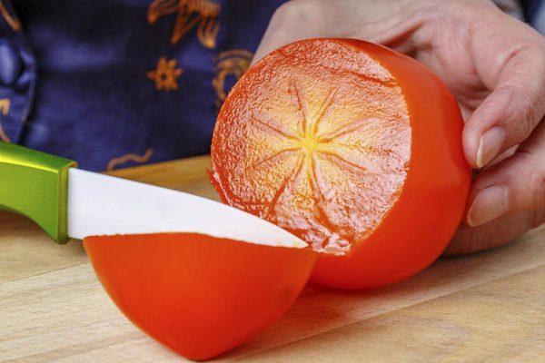 Устроила дома шведский стол, первой ушла закуска из хурмы, подкупил внешний вид