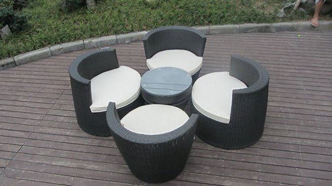 стол и стулья, складывающиеся как конструктор