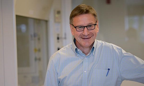 ученый Стэнли Риддел