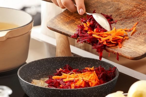 Лишь 3 % хозяек знают, что делать со свеклой, чтобы обалдеть от борща