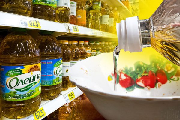 Домовитая бабуля покупает 1 бутылку масла раз в 3 месяца, хватает с головой