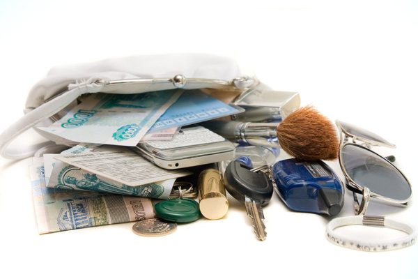 Какие вещи никак нельзя держать рядом с телефоном