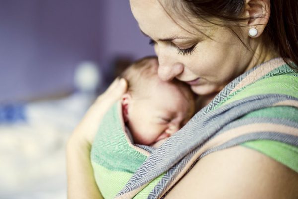 На пороге дома стояла незнакомка с младенцем на руках, утверждая, что это его сын, он не понимал, как такое возможно