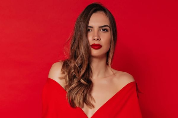 Его молодая любовница разрушила брак, но она не ожидала, что жена вернется сильнее