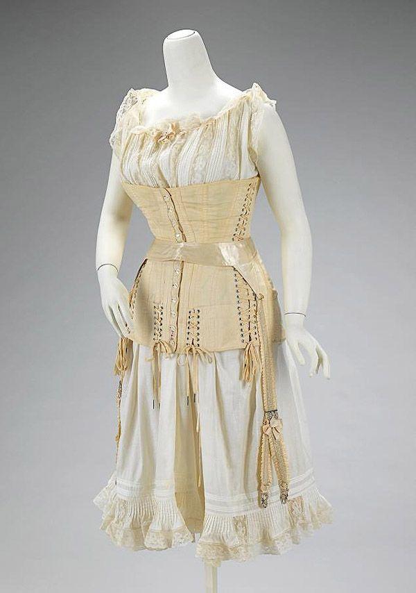 старинное французское свадебное платье