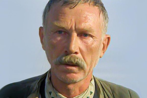 Зрители любят и помнят актера Ивана Лапикова, на его счету более семидесяти фильмов