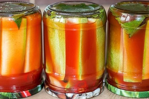 Рецепт консервированных в томатном соусе кабачков