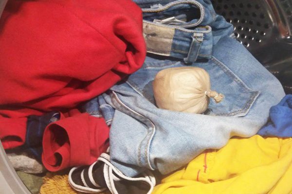 Зачем отправлять в стиральную машину клубок ниток