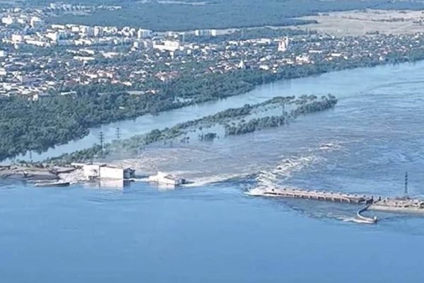 Оккупанты подорвали Каховскую гидроэлектростанцию в Херсонской области: что известно на данный момент