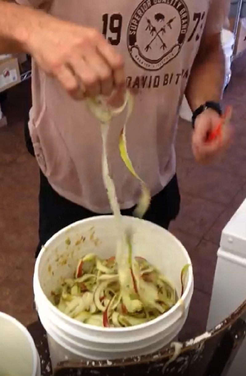 как быстро очистить яблоки