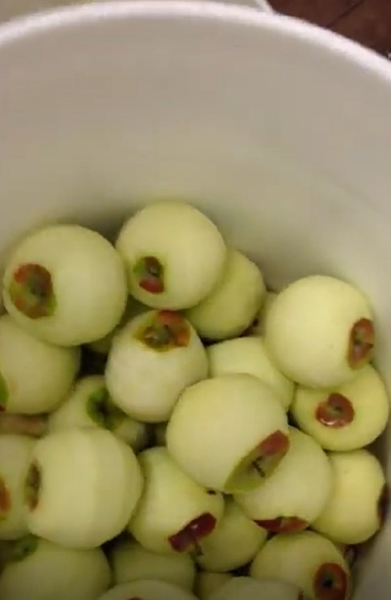 как быстро очистить яблоки