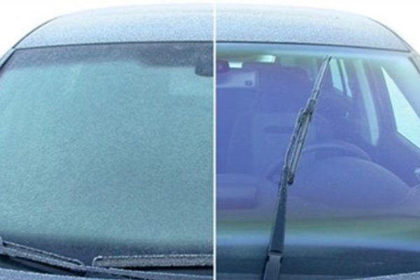 Как быстро разморозить стекла автомобиля: способ, который позволит тебе поспать подольше…