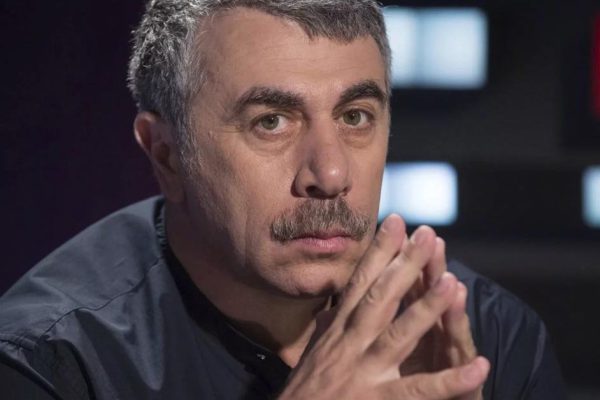 Доктор Комаровский объясняет, где чаще всего люди заражаются COVID-19