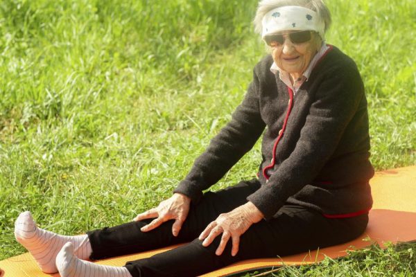 Долгожители поделились ежедневной рутиной, что поможет встретить сотый день рождения