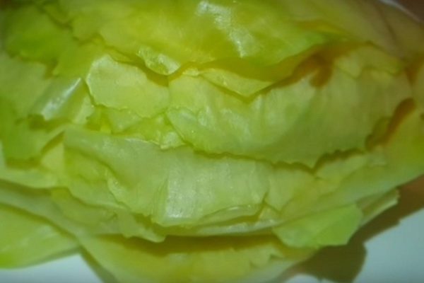 Возьми кочан капусты и вырежь из него кочерыжку, а затем… Секретное цыганское блюдо!