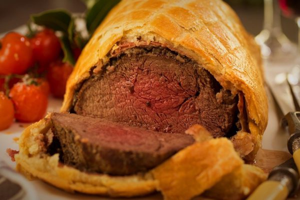 Роскошное блюдо для новогоднего стола — говядина «Веллингтон»!