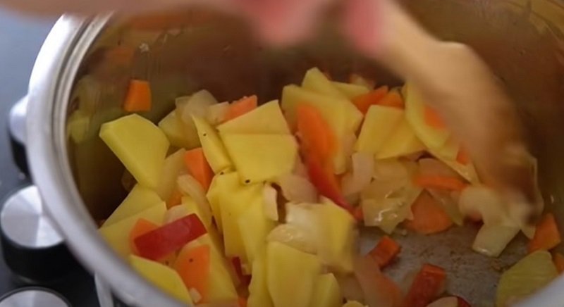 Суп из чечевицы, что будет готов через полчаса после прочтения рецепта добавь, перец, добавить, овощам, нарежь, немного, можно, готовить, чечевицы, течение, кремсуп, ознакомиться, лимонного, минутДобавь, красной, кастрюлю, готов, сливочного, полчаса, морковь