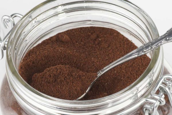 Храню кофе, чтобы он не утратил ни капли аромата и вкуса, учу капризную невестку премудростям