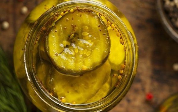 Как использовать огуречный рассол: 7 проверенных временем способов!