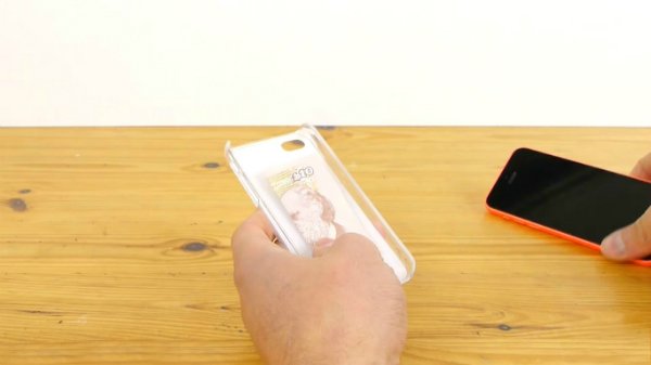 деньги в чехле телефона