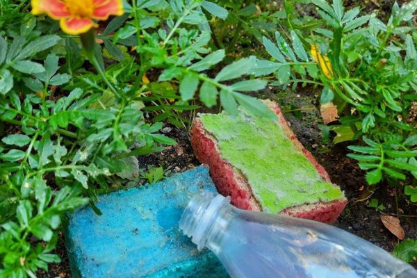 Для чего я собираю старые губки для мытья посуды и не смею их выбрасывать