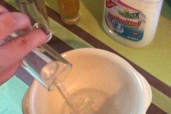 Это избавит твой дом от надоедливых дрозофил за 60 секунд! Просто замечательная хитрость.