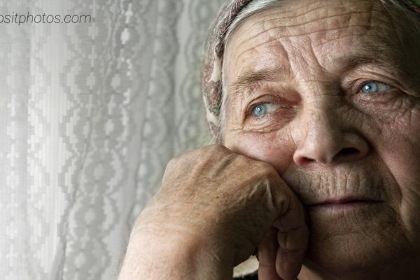 Она овдовела в 65 лет… Искала способ умереть, но вот что вернуло ее к жизни!